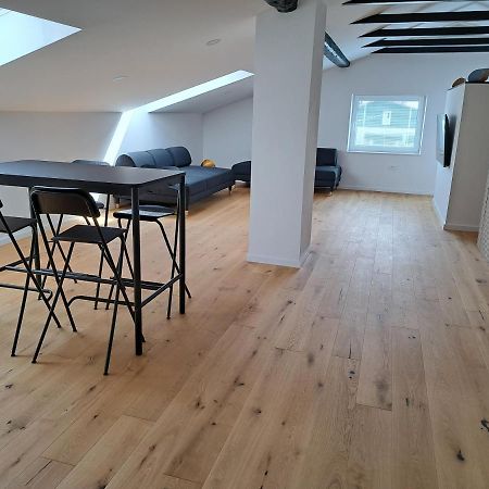 Ohana Apartment Ljubljana Buitenkant foto